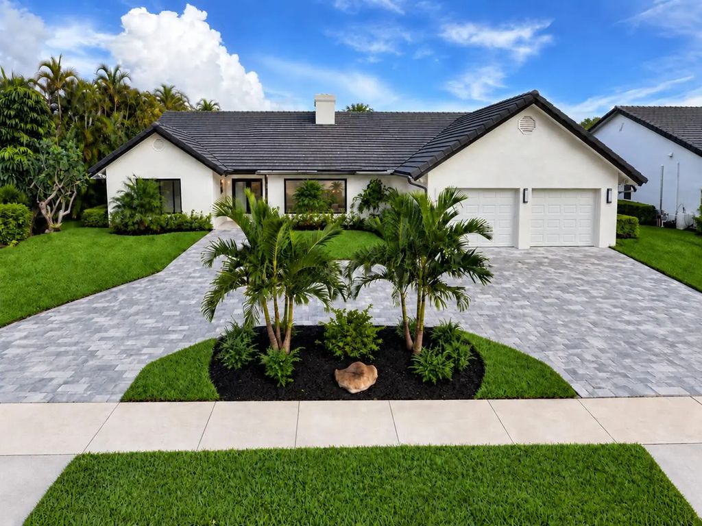10941 Boca Woods Lane, Boca Raton