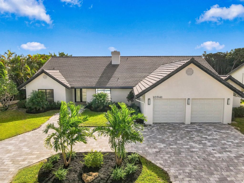10941 Boca Woods Lane, Boca Raton