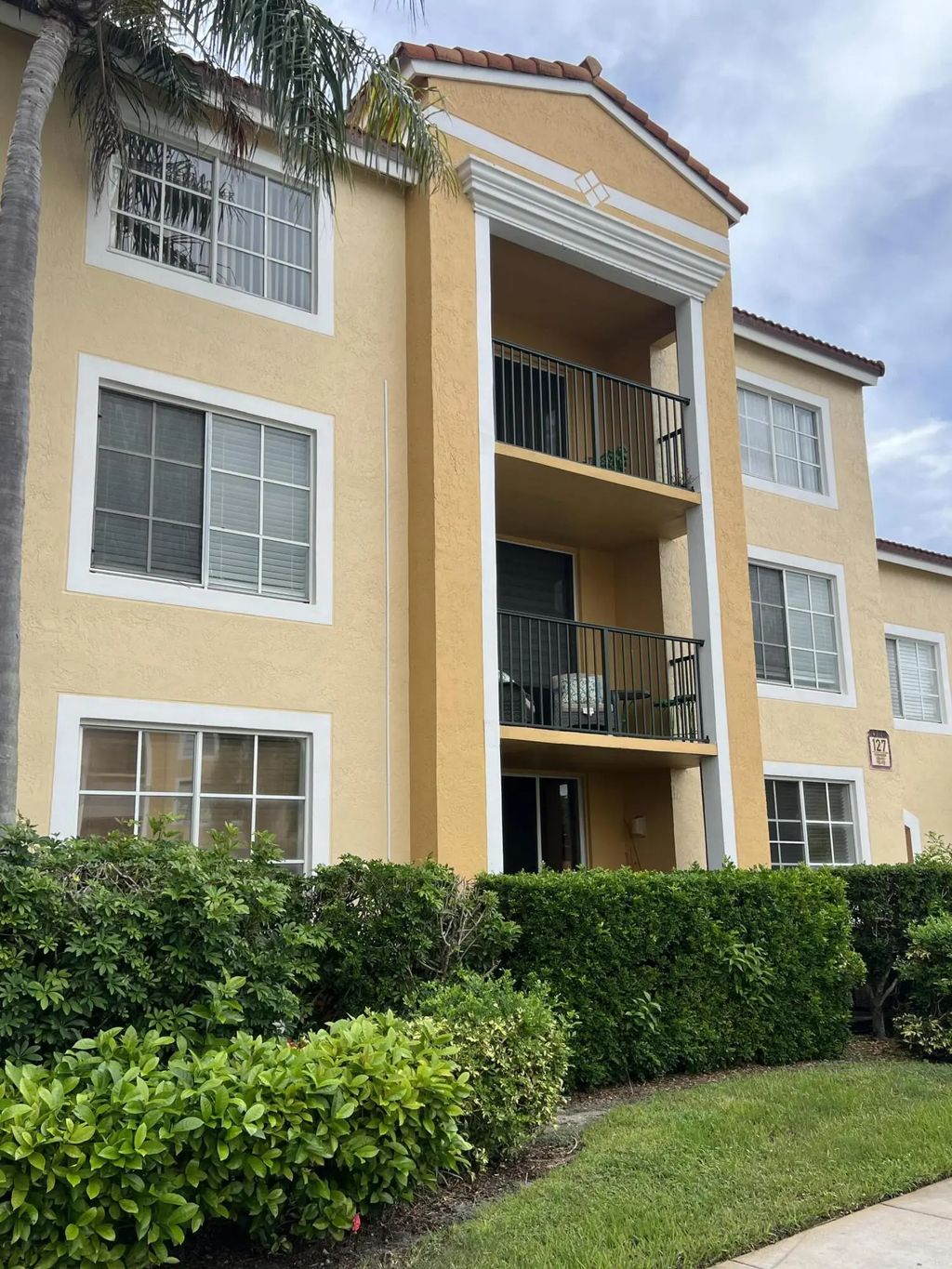 127 Yacht Club Way #207, Hypoluxo