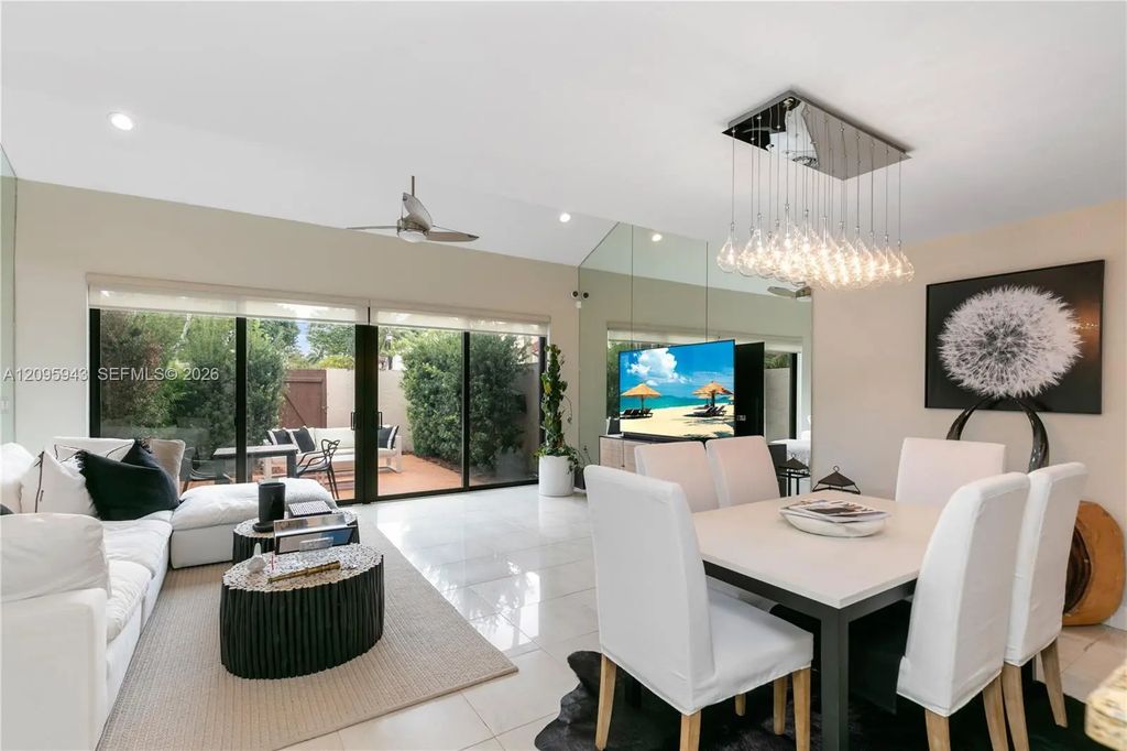 8880 Sw 133rd Place #e, Miami