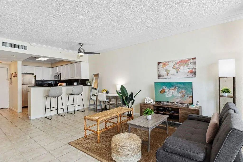 2501 S Ocean Drive #304, Hollywood