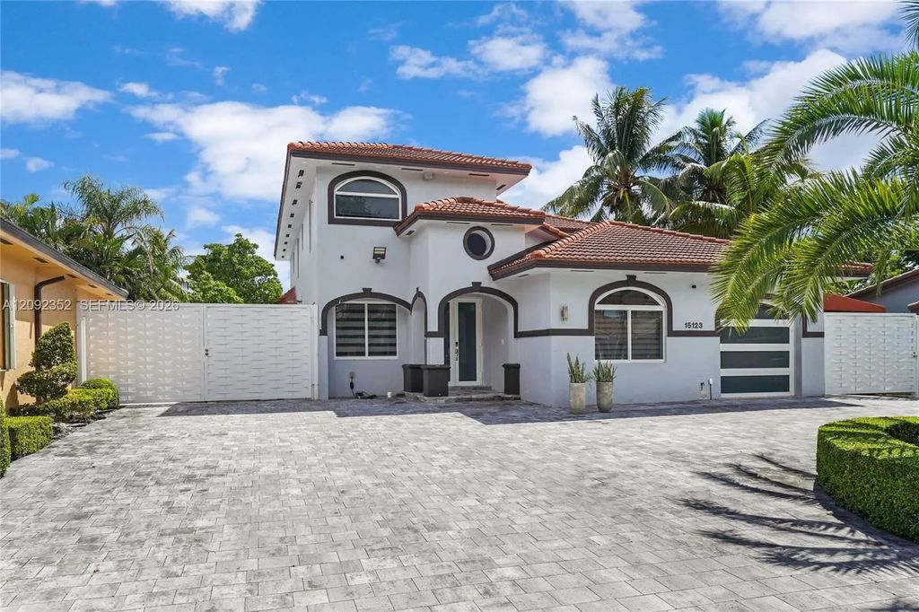 15123 Nw 87th Place, Miami Lakes