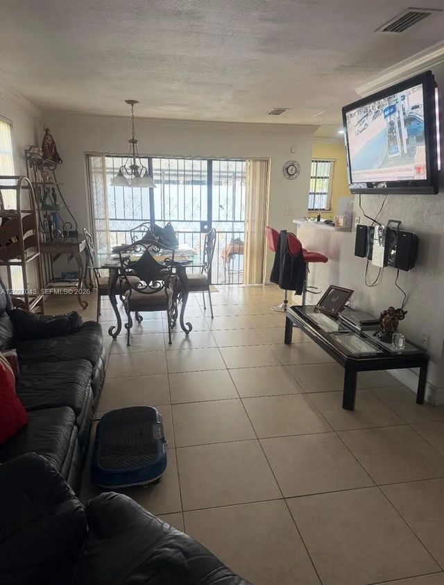 5 of 12 - 9426 Sw 6th Lane, Miami, FL