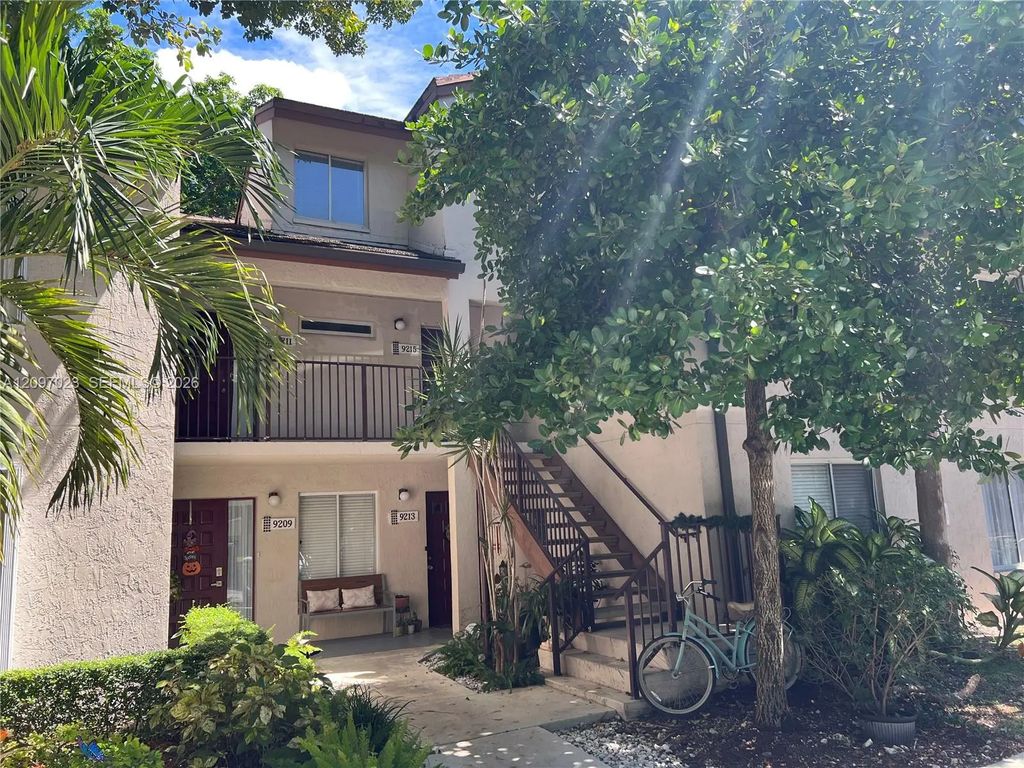 9215 Sw 141st Place #9215, Miami