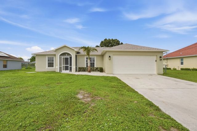 453 Sw Columbus Drive, Port St. Lucie