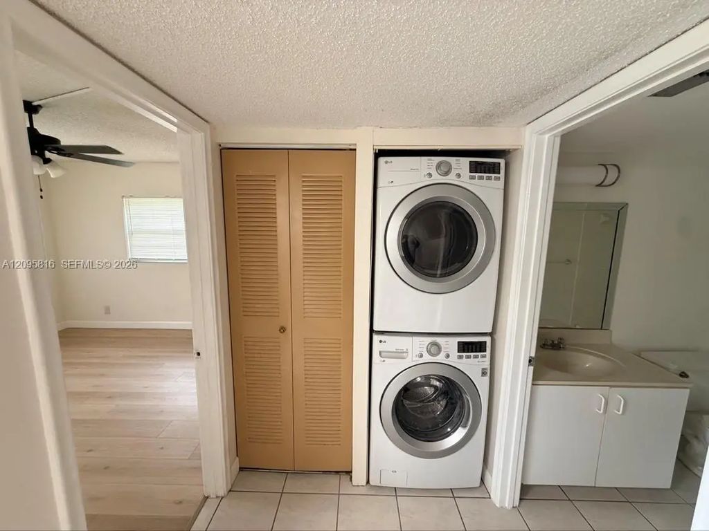 1200 Sw 124th Terrace #101o, Pembroke Pines