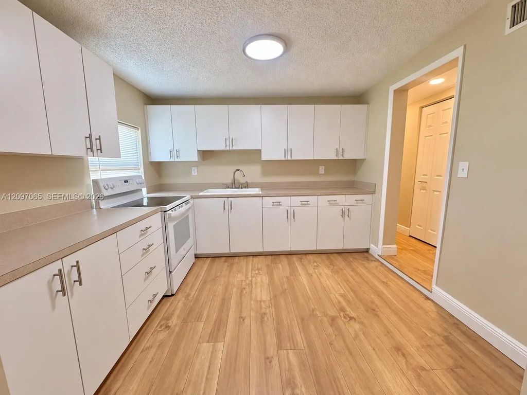 460 N Deerfield Avenue, Deerfield Beach