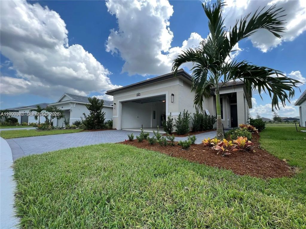 9393 Sw Pepoli Way #9393, Port St. Lucie