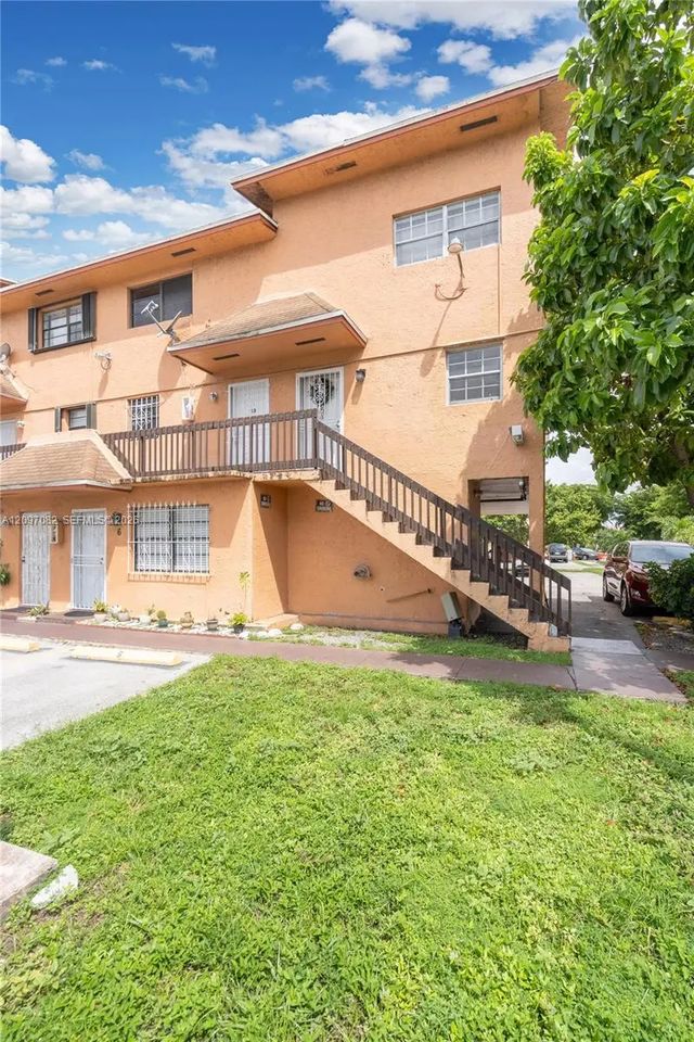 2 of 15 - 2261 W 53rd Street #13, Hialeah, FL