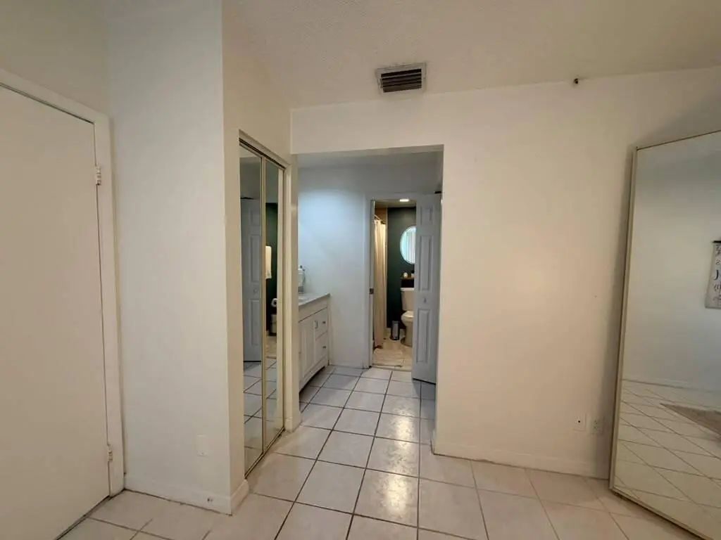 1437 Royal Forest Court, West Palm Beach