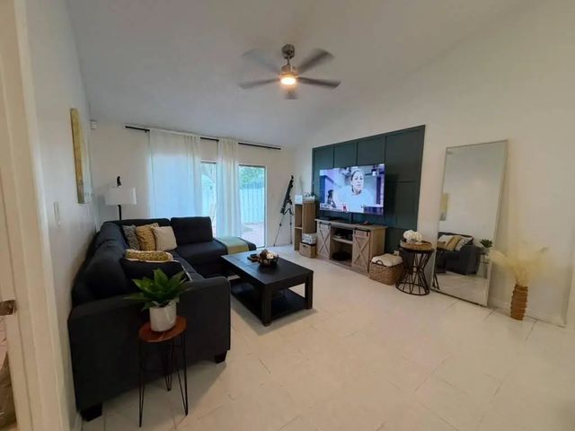 3 of 51 - 1437 Royal Forest Court, West Palm Beach, FL