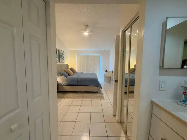 5 of 51 - 1437 Royal Forest Court, West Palm Beach, FL