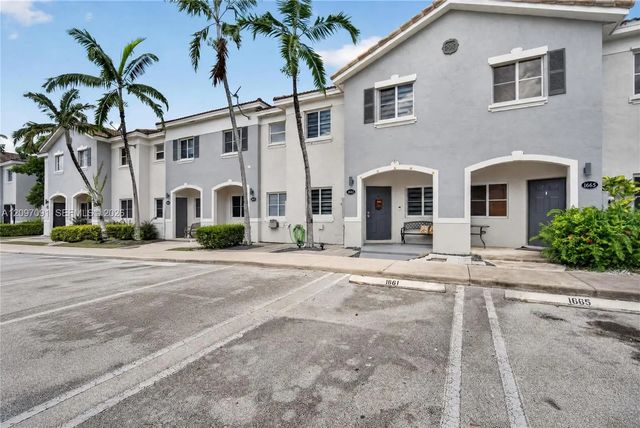 2 of 43 - 1661 Se 30th Street, Homestead, FL