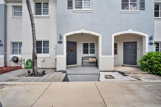 3 of 43 - 1661 Se 30th Street, Homestead, FL