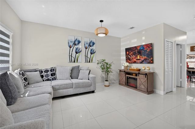 4 of 43 - 1661 Se 30th Street, Homestead, FL