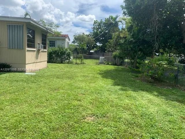 4 of 23 - 1800 Sw 83rd Avenue, Miami, FL