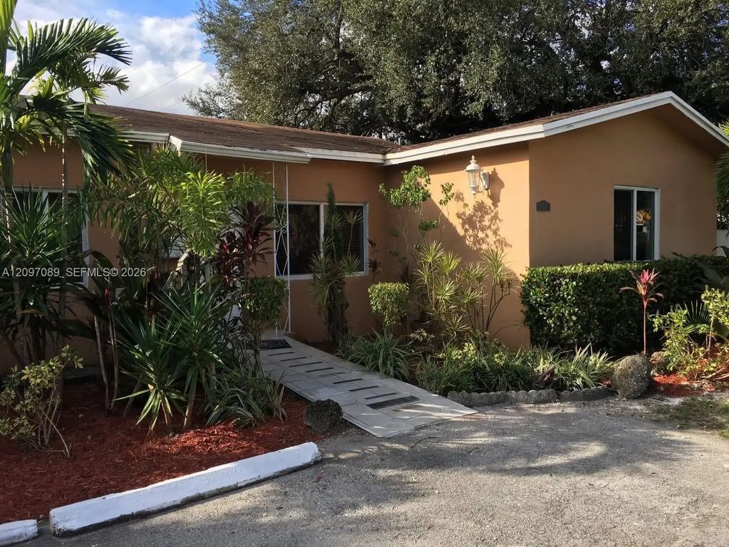 6134 Sw 22nd Street #6134, Miami