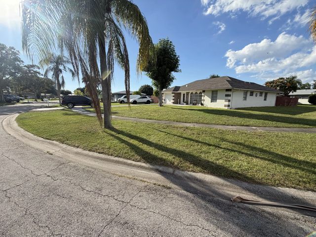 2 of 15 - 662 Sw Branford Drive, Port St. Lucie, FL