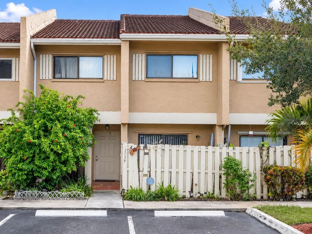 3539 Nw 91st Lane, Sunrise