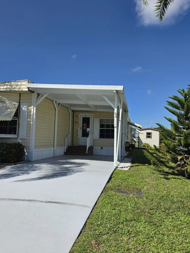 4 of 60 - 99 W Caribbean, Port St. Lucie, FL