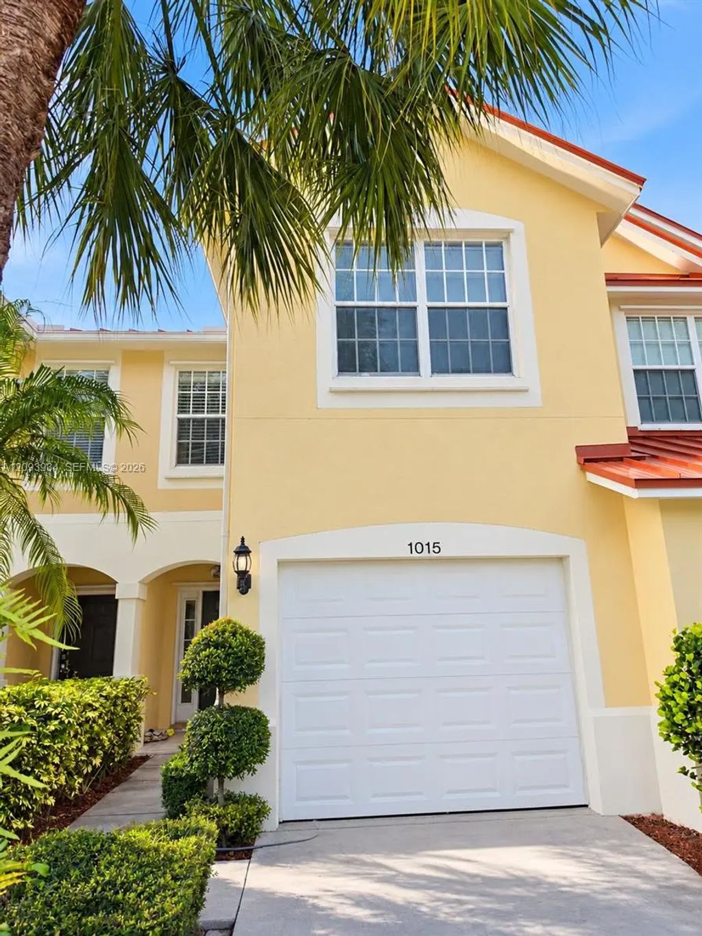 1015 Pinewood Lake Court #1015, Greenacres