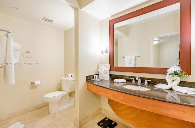 5 of 27 - 18001 Collins Avenue #512, Sunny Isles Beach, FL