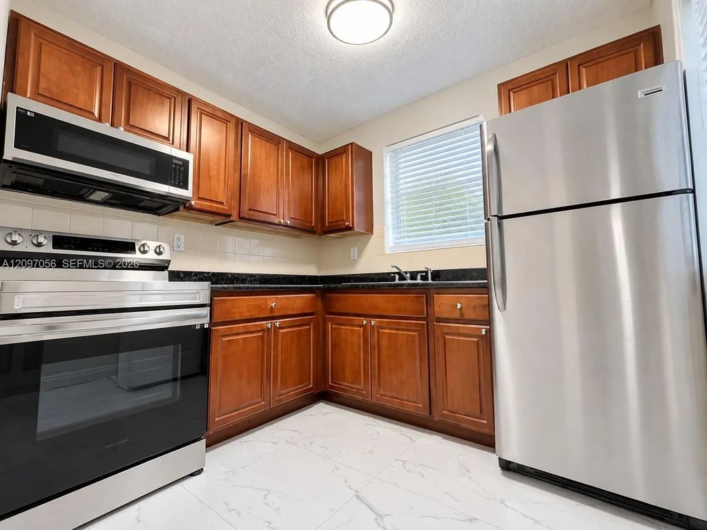 616 Sw 14th Avenue #205, Fort Lauderdale