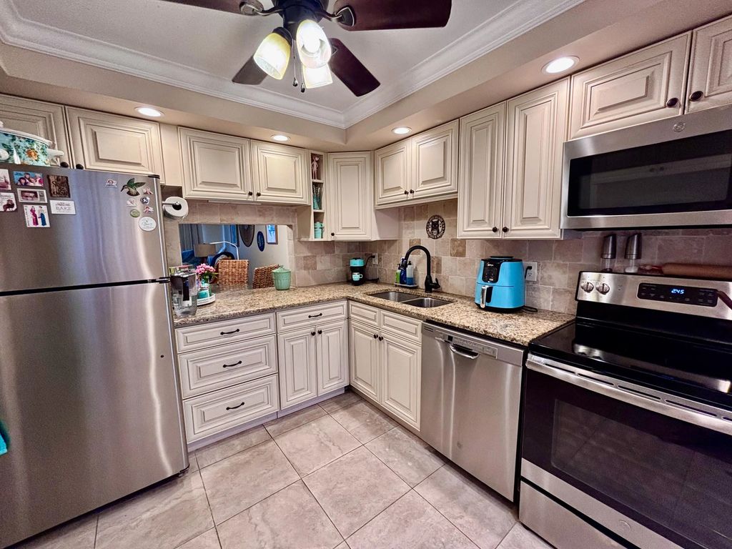 400 Ne 20th Street #b208, Boca Raton