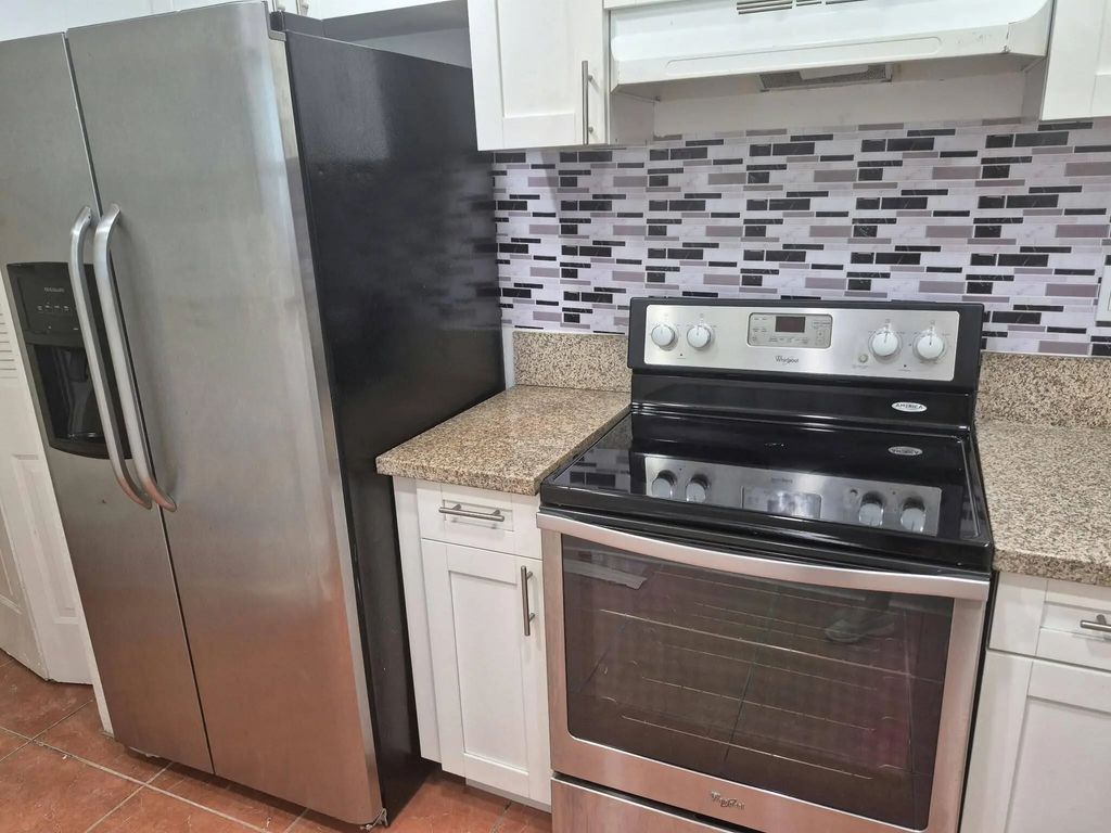 2700 Riverside Drive #106-b, Coral Springs