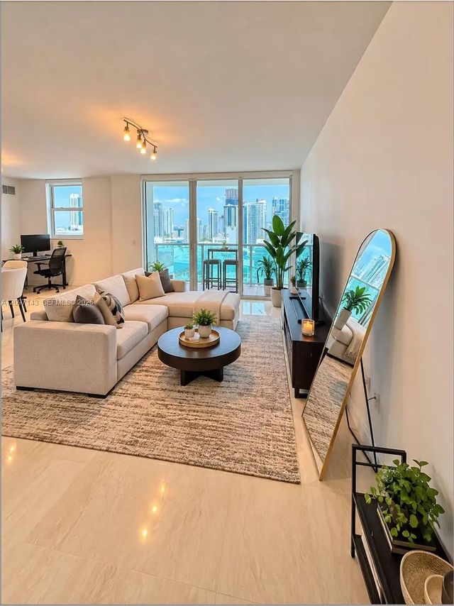 2 of 24 - 31 Se 5th Street #2801, Miami, FL