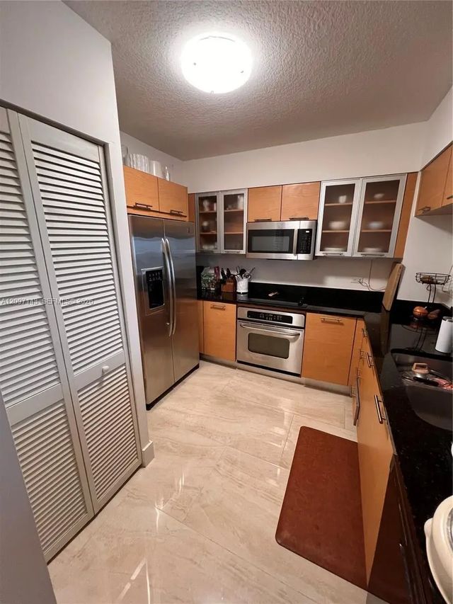 5 of 24 - 31 Se 5th Street #2801, Miami, FL
