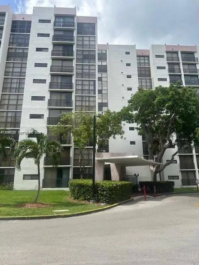 17021 N Bay Road #521, Sunny Isles Beach