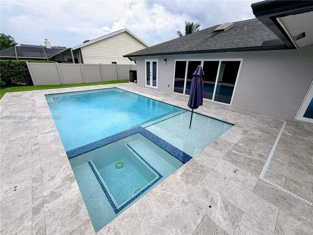2 of 33 - 712 Juniper Place, Wellington, FL