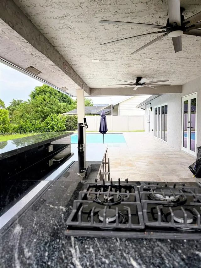 5 of 33 - 712 Juniper Place, Wellington, FL