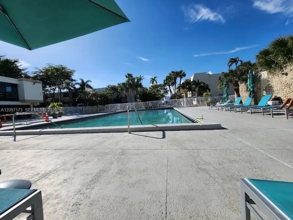 20200 W Country Club Drive #109, Aventura