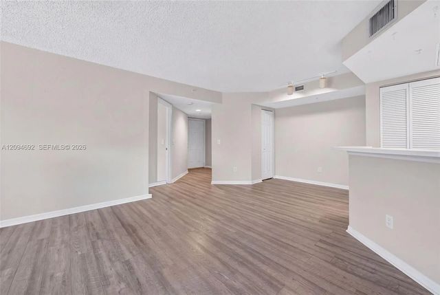 3 of 39 - 2005 Se 10th Avenue #407, Fort Lauderdale, FL