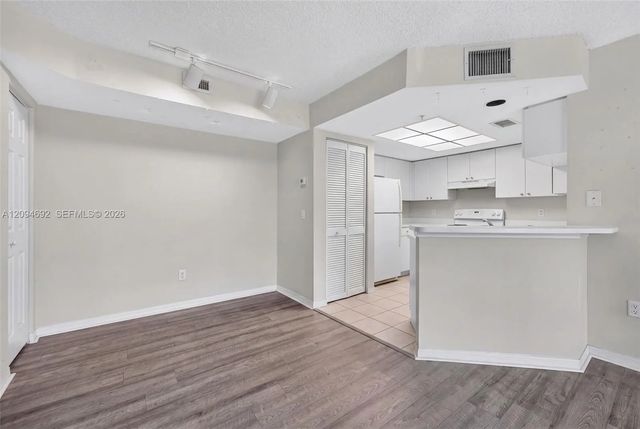 4 of 39 - 2005 Se 10th Avenue #407, Fort Lauderdale, FL
