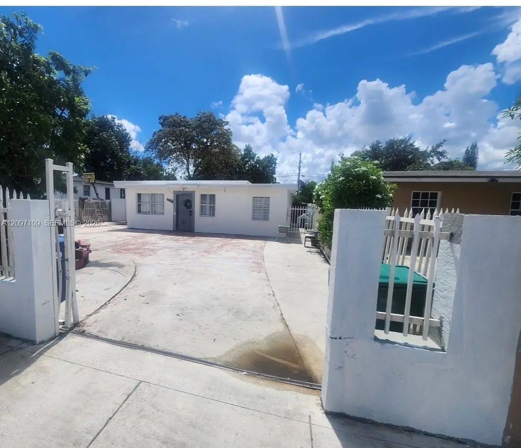 3042 Nw 95th Terrace, Miami