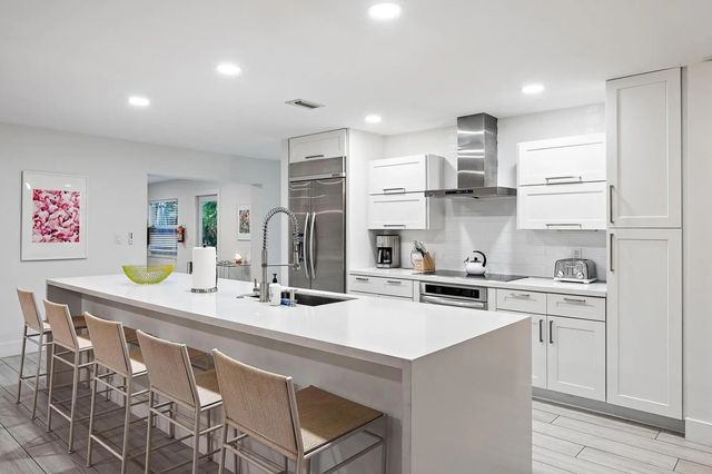 4 of 42 - 570 N Dover Road, Tequesta, FL