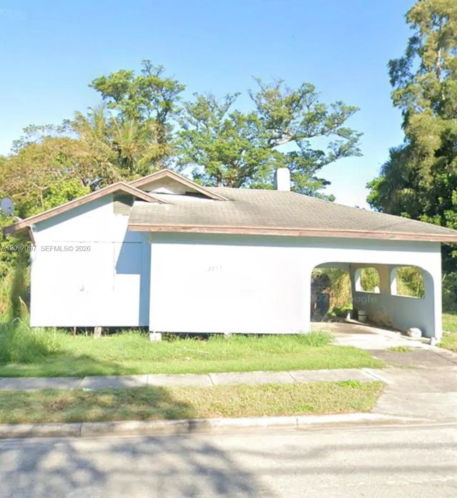 12255 Lakeshore Drive, Canal Point