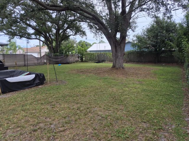 4 of 15 - 2101 Sw Idaho Lane, Port St. Lucie, FL