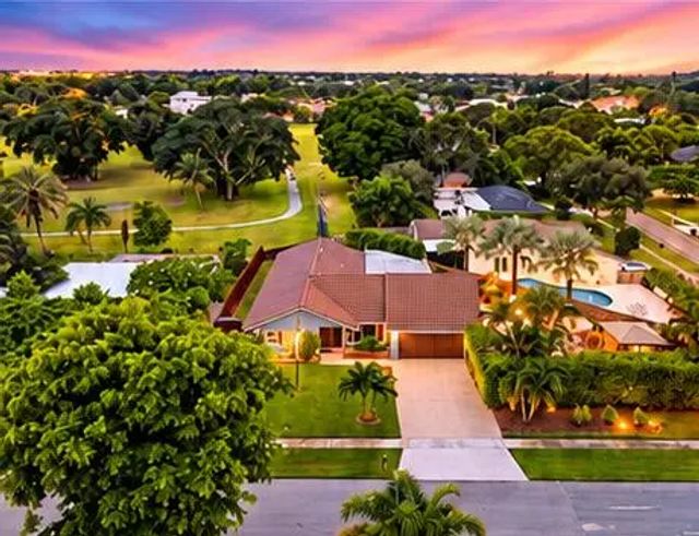 3590 Lakeview Drive, Delray Beach