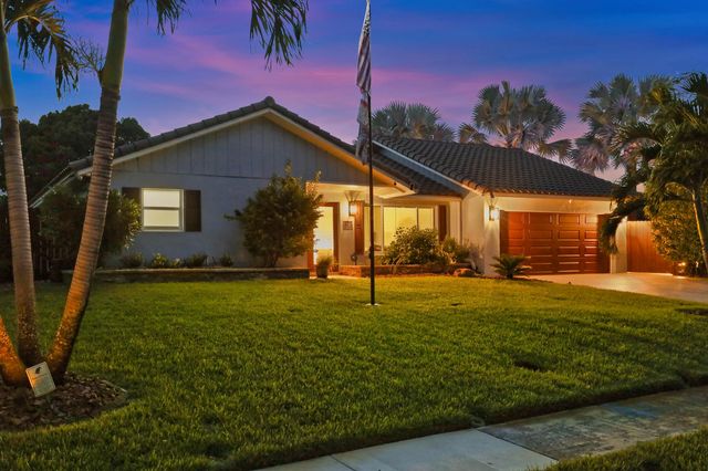 3590 Lakeview Drive, Delray Beach