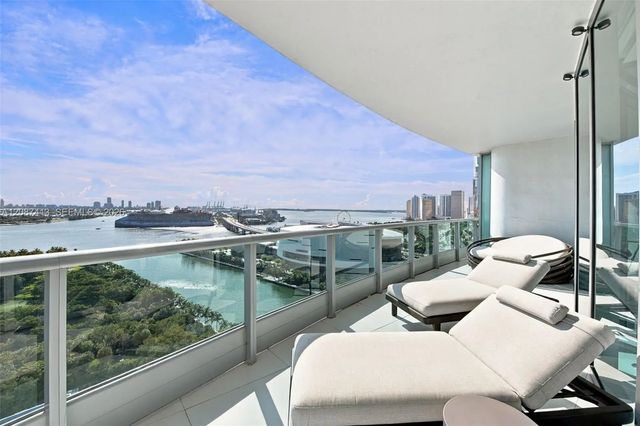 4 of 23 - 900 Biscayne Boulevard #2406, Miami, FL