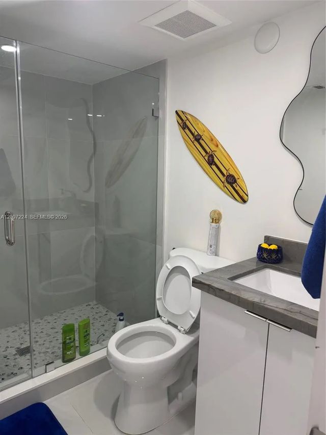 4 of 22 - 6423 Collins Avenue #401, Miami Beach, FL