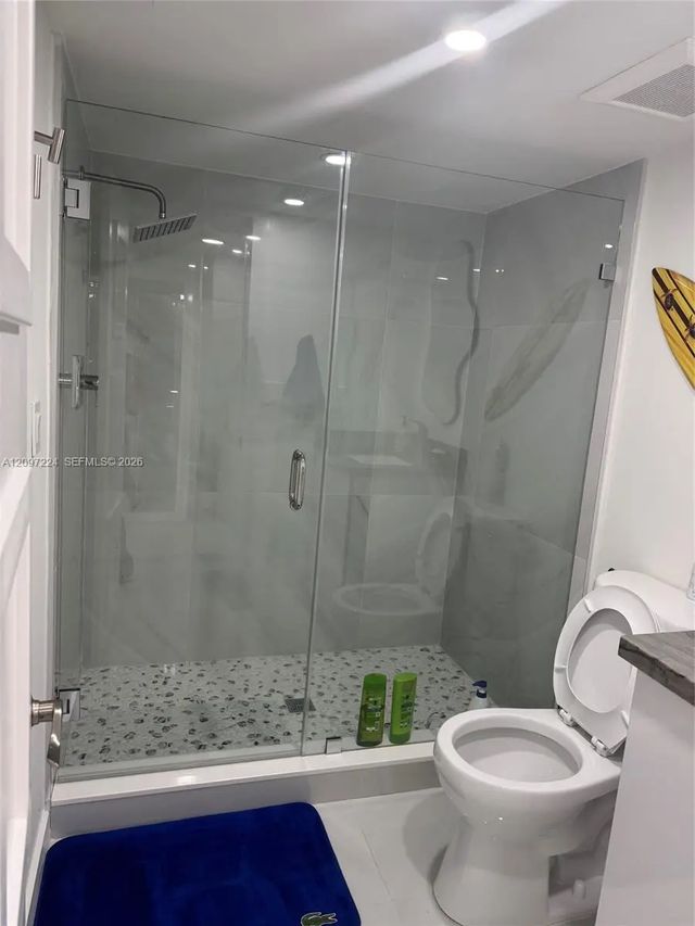 5 of 22 - 6423 Collins Avenue #401, Miami Beach, FL