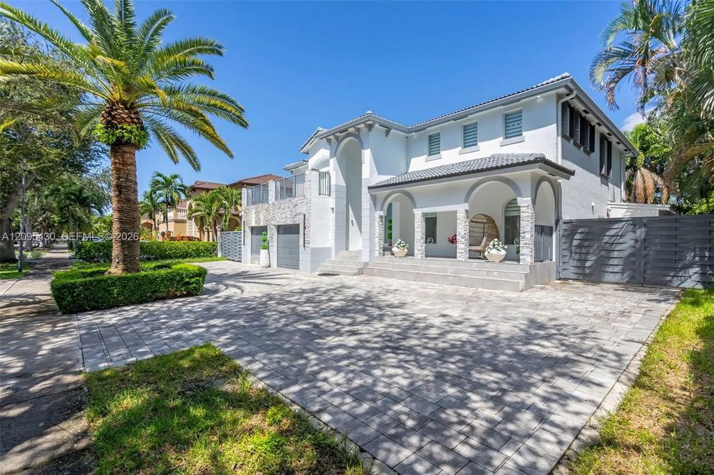 8441 Nw 163rd Terrace, Miami Lakes