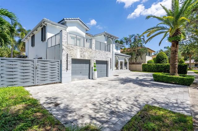 2 of 43 - 8441 Nw 163rd Terrace, Miami Lakes, FL