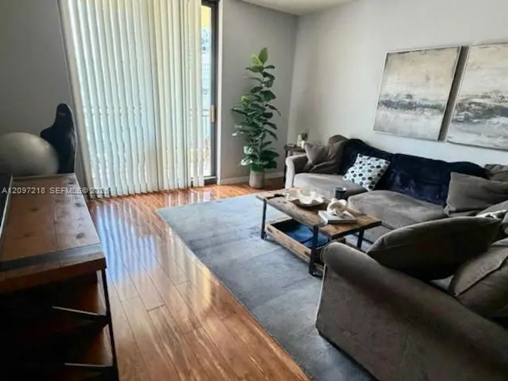 100 N Federal Highway #836, Fort Lauderdale