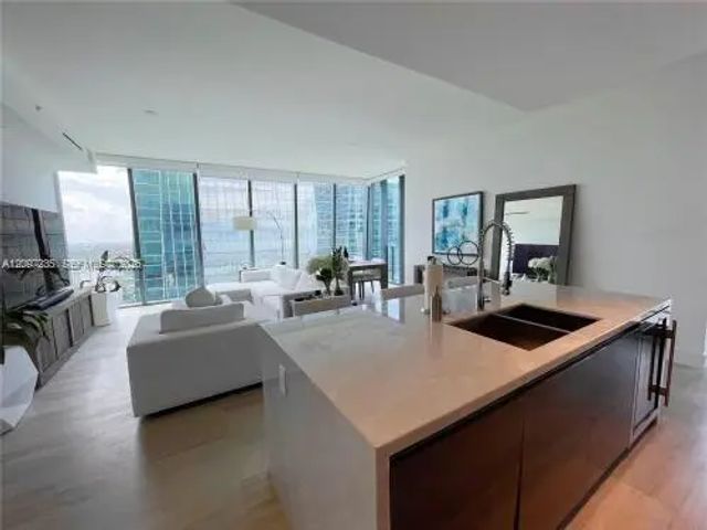 3 of 6 - 1451 Brickell Avenue #4204, Miami, FL